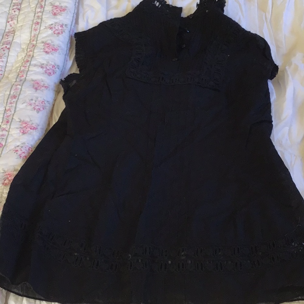 Pretty black shirt..perfect with jeans! NWT